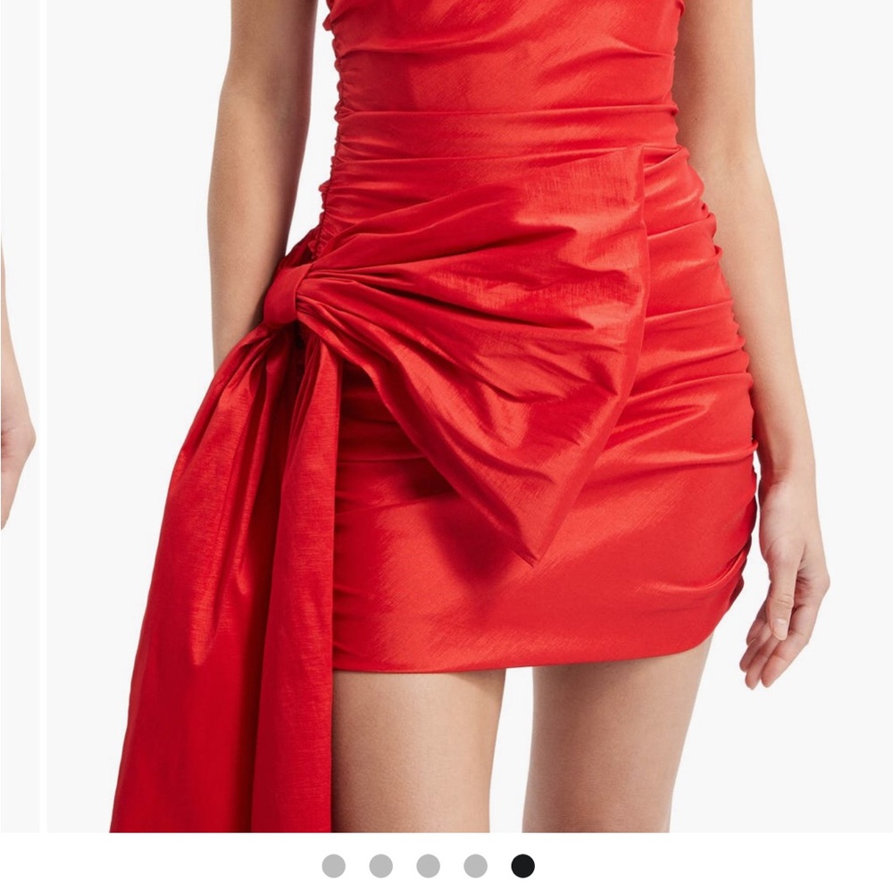 Mini red dress with bow
